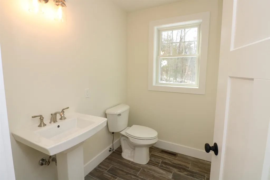 12 Overlook Drive Epping NH 03042