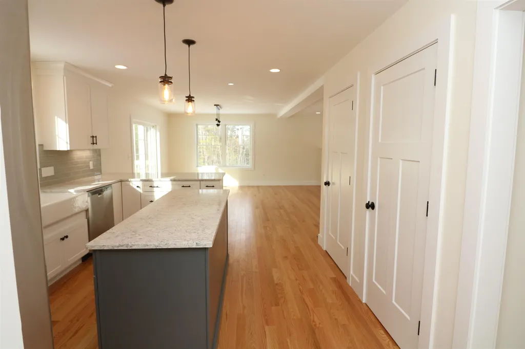 12 Overlook Drive Epping NH 03042