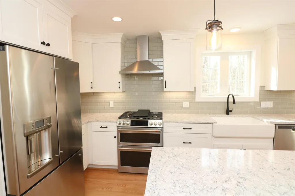 12 Overlook Drive Epping NH 03042