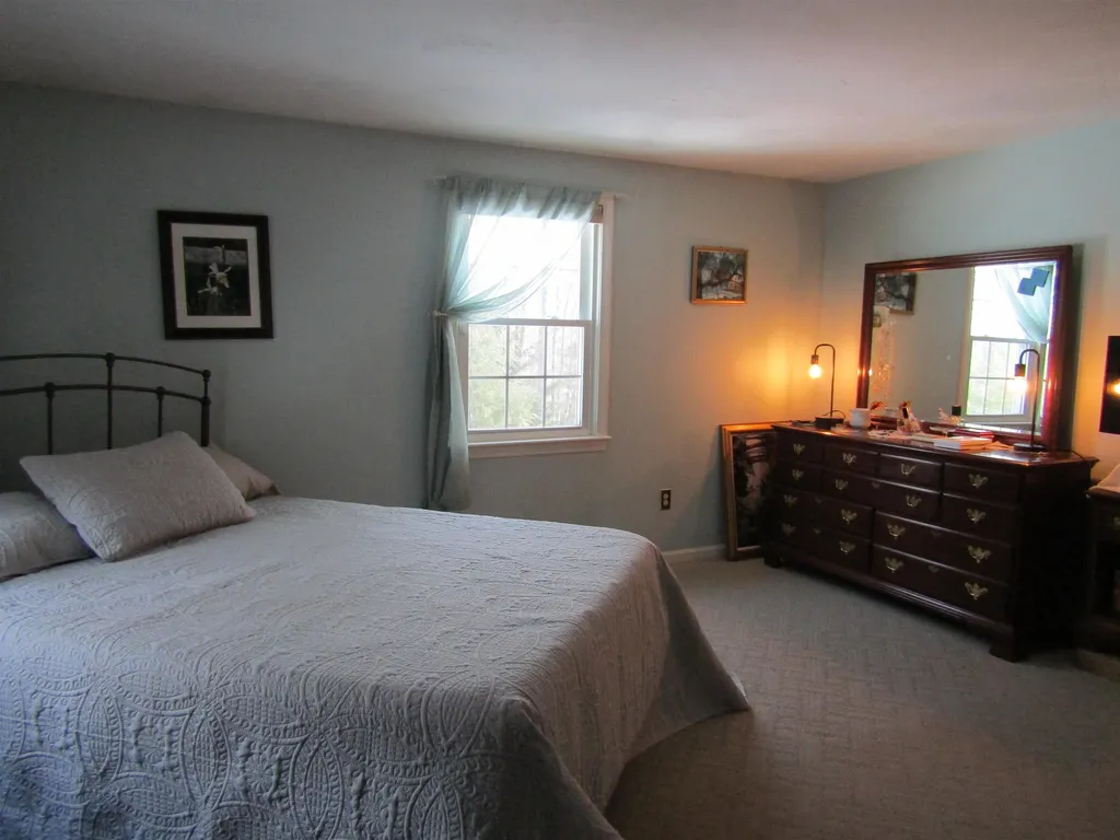 83 Deerhaven Road Weare NH 03281