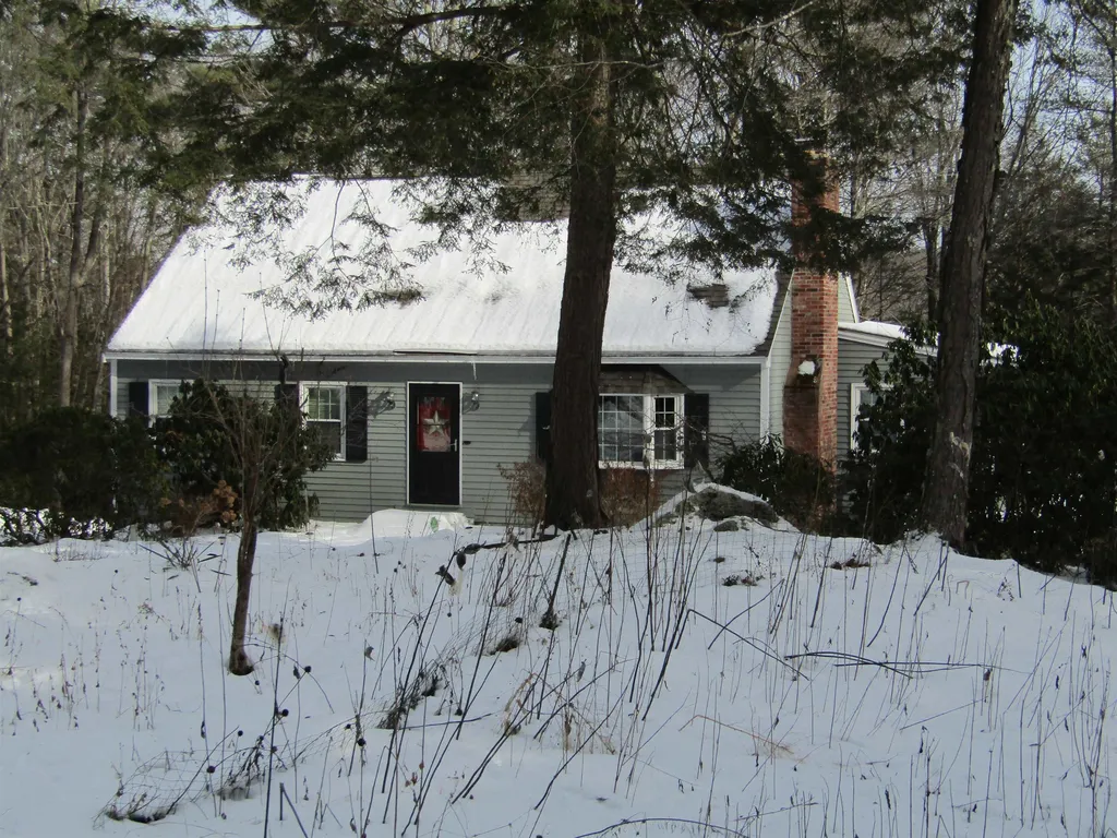 83 Deerhaven Road Weare NH 03281