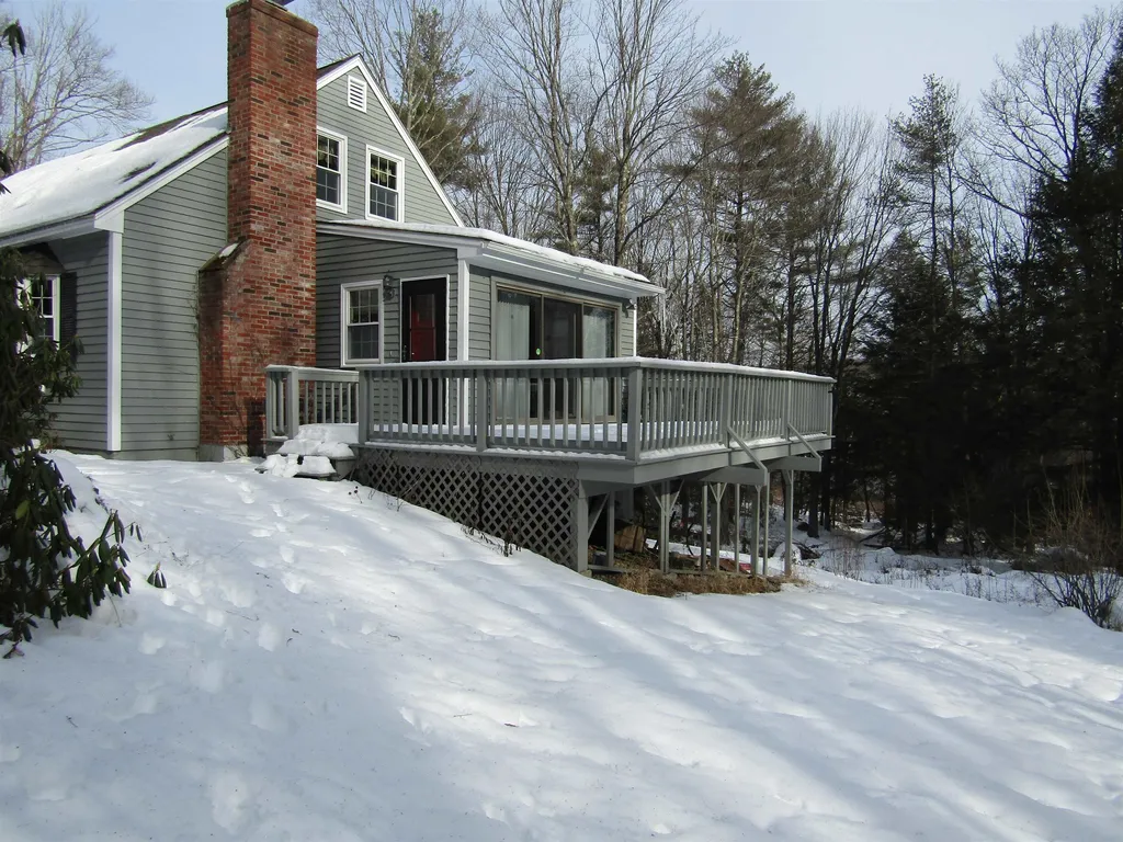 83 Deerhaven Road Weare NH 03281