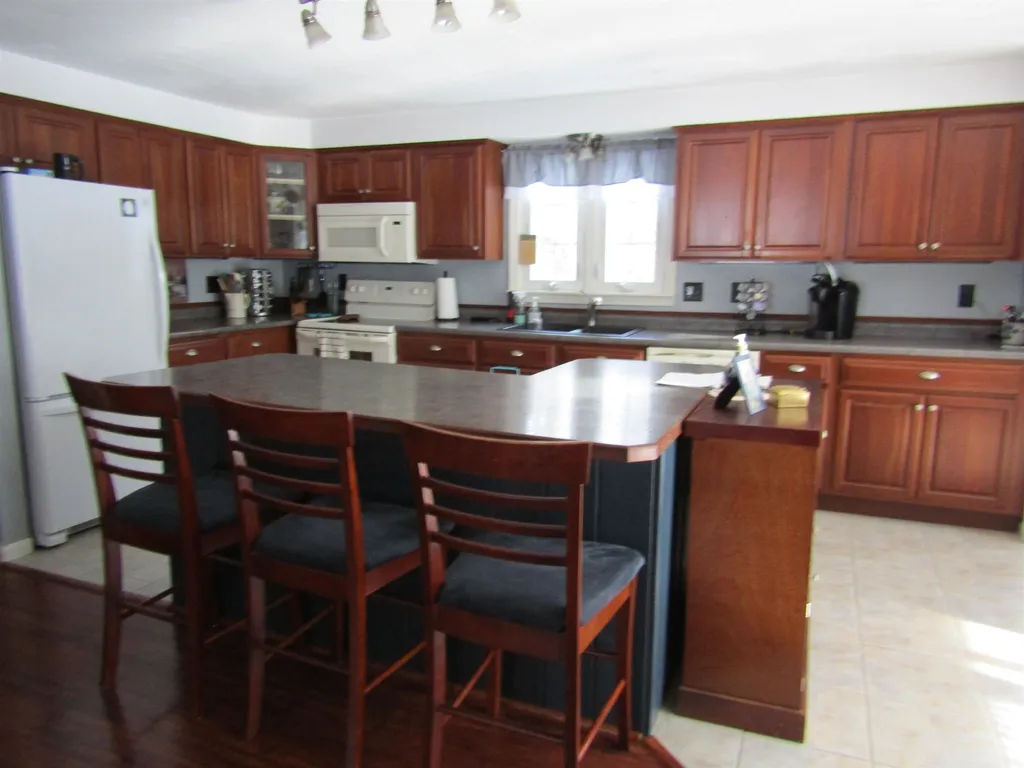 83 Deerhaven Road Weare NH 03281