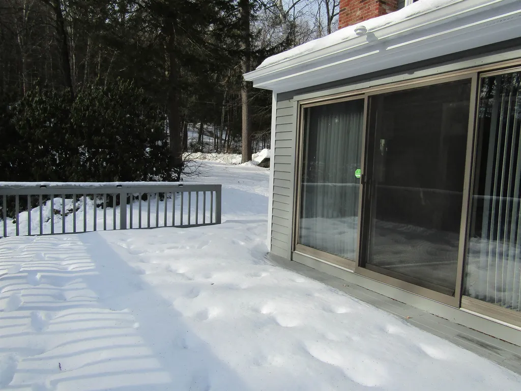 83 Deerhaven Road Weare NH 03281