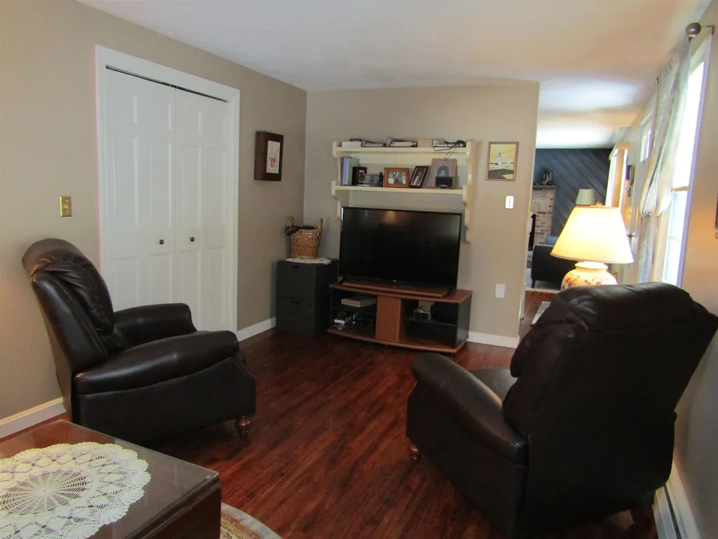 83 Deerhaven Road Weare NH 03281