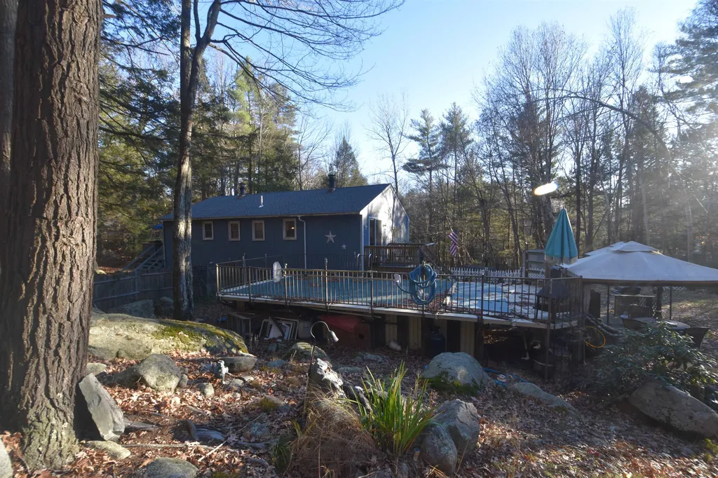 30 Roy Street Raymond NH 03077