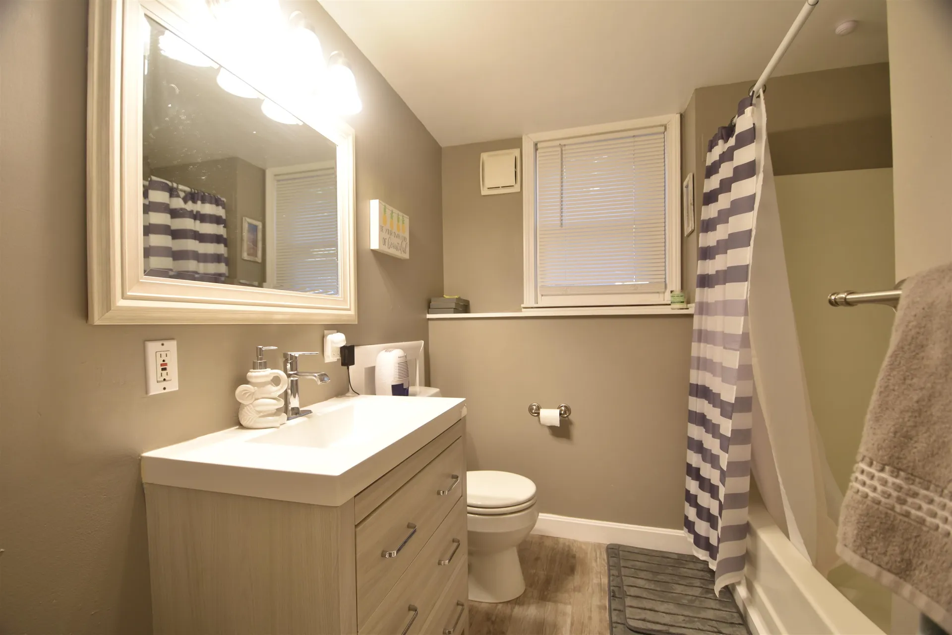 30 Roy Street Raymond NH 03077