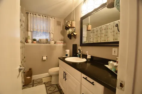 30 Roy Street Raymond NH 03077