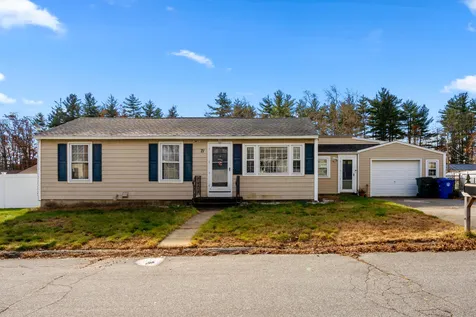 71 Leo Street Manchester NH 03103