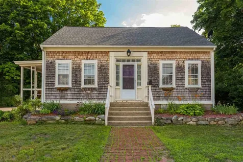 184 N Main Street Rochester NH 03867