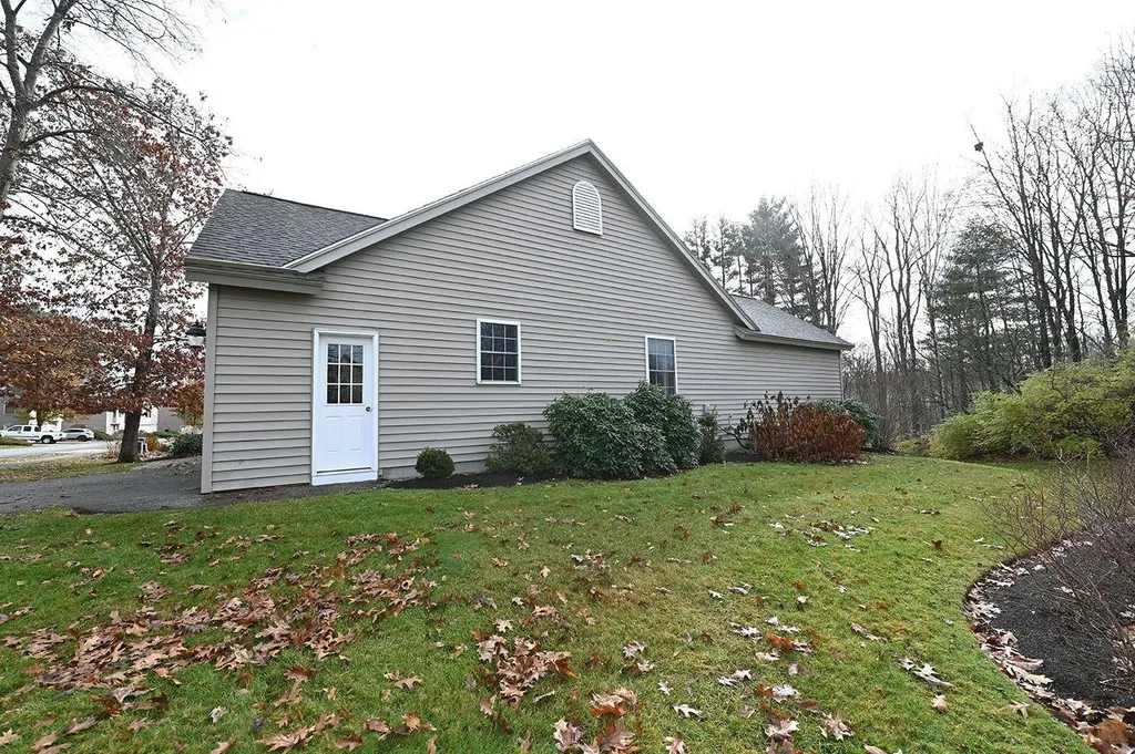 2 Blueberry Lane East Kingston NH 03827