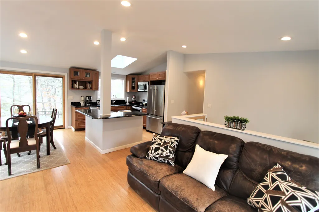 7 Phoenix Drive Kingston NH 03848