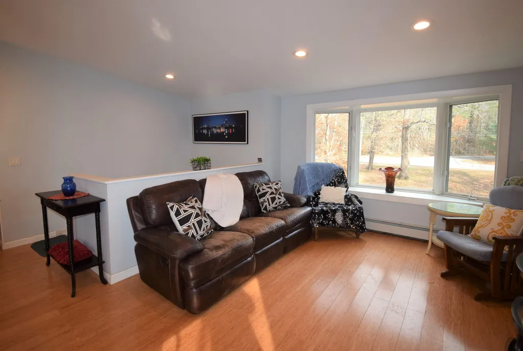7 Phoenix Drive Kingston NH 03848