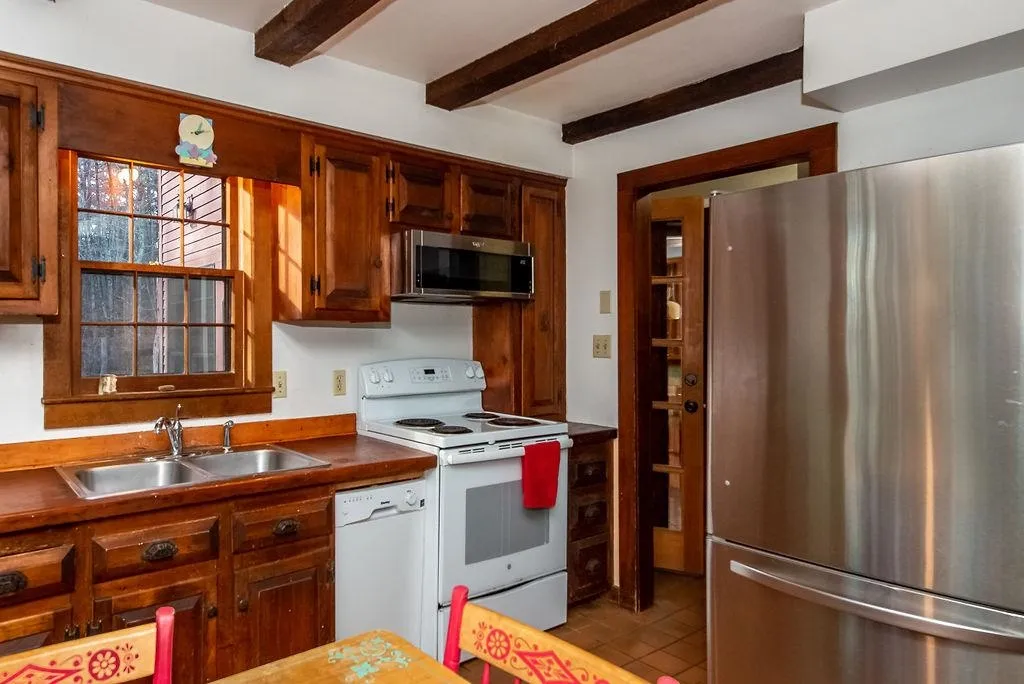 22 Moharimet Drive Madbury NH 03823