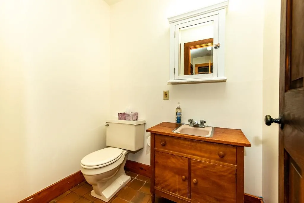 22 Moharimet Drive Madbury NH 03823