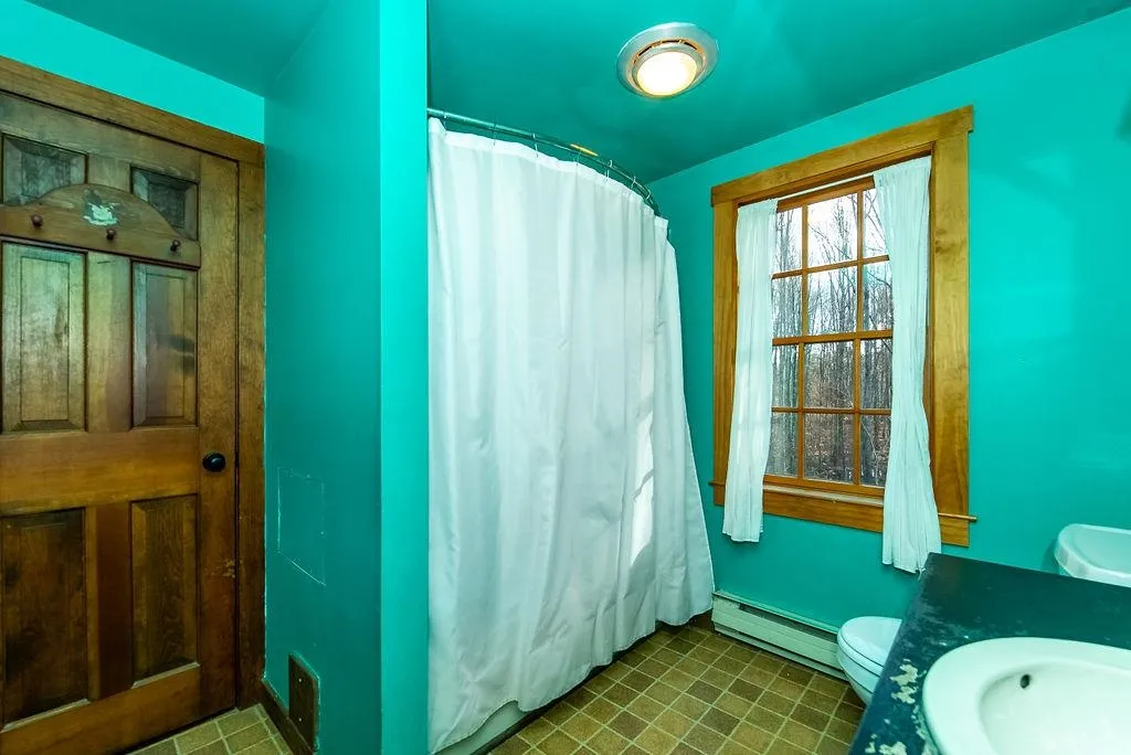 22 Moharimet Drive Madbury NH 03823