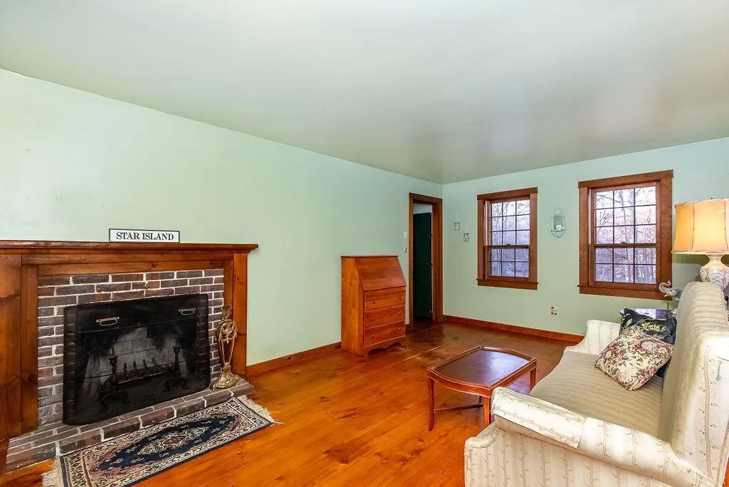 22 Moharimet Drive Madbury NH 03823