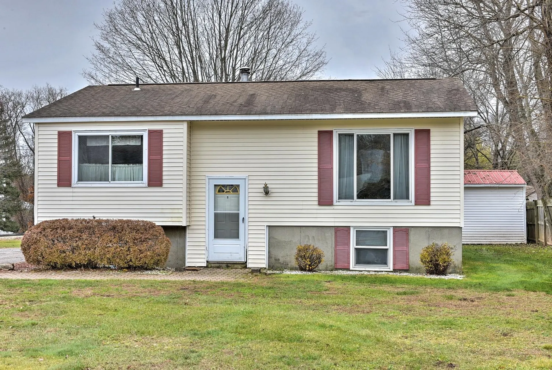 30 Hinsdale Heights Hinsdale NH 03451