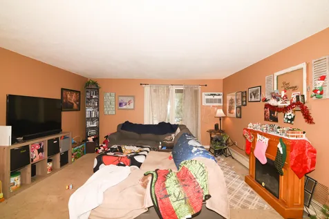 3 Strawberry Bank Road Nashua NH 03062