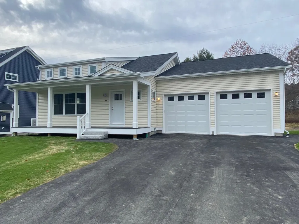 43 Dogwood Circle Lebanon NH 03784