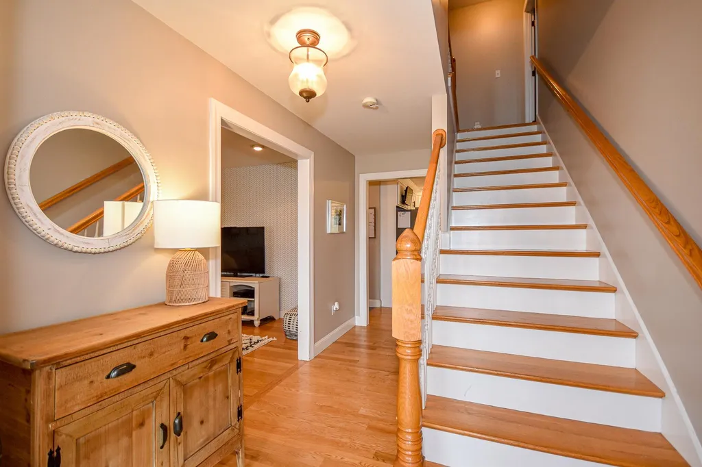 25 Benjamin Way Dover NH 03820