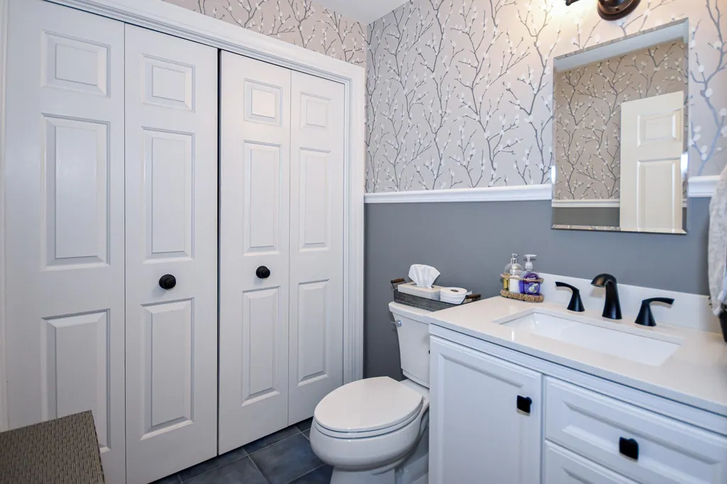 25 Benjamin Way Dover NH 03820