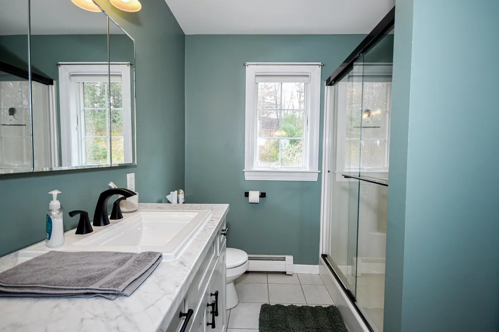25 Benjamin Way Dover NH 03820
