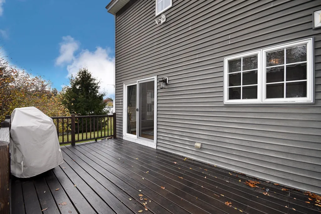 25 Benjamin Way Dover NH 03820