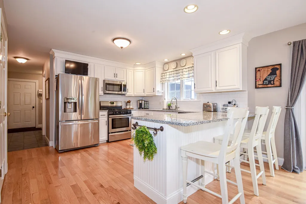 25 Benjamin Way Dover NH 03820