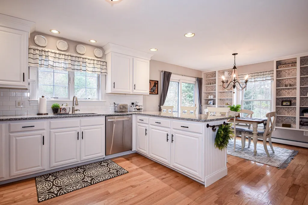 25 Benjamin Way Dover NH 03820