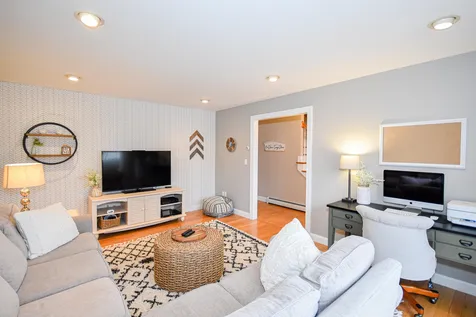 25 Benjamin Way Dover NH 03820