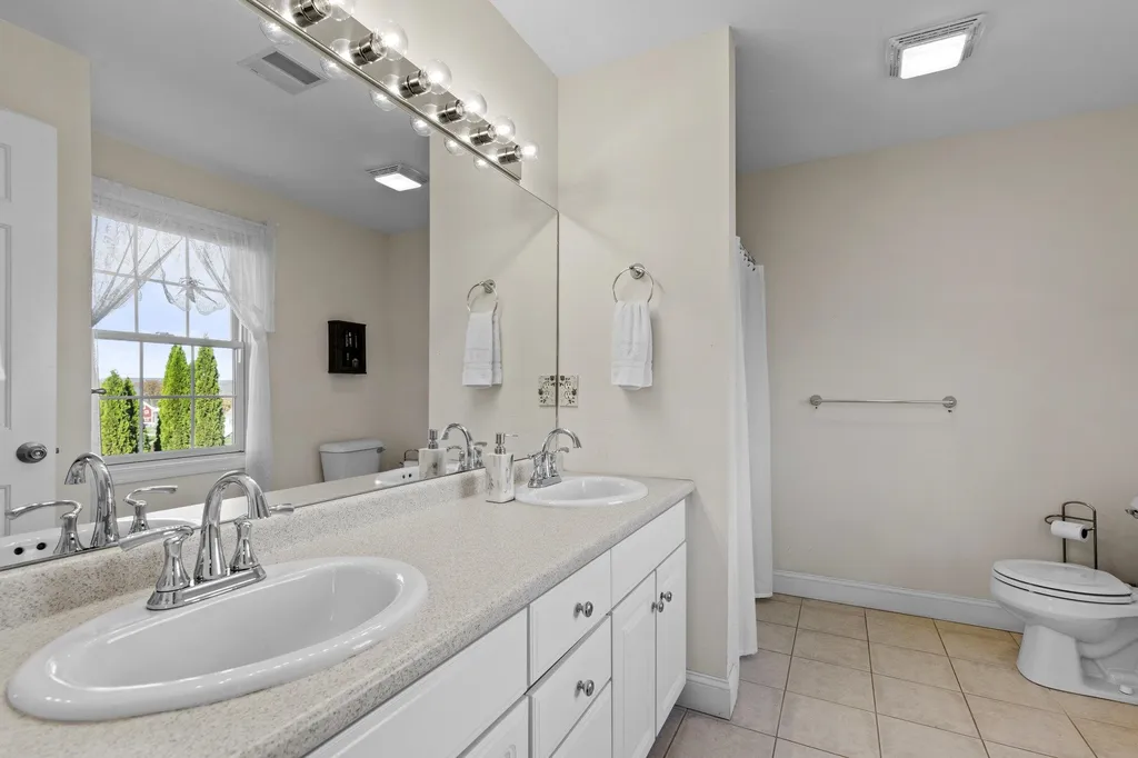 50 Ians Way Rochester NH 03867