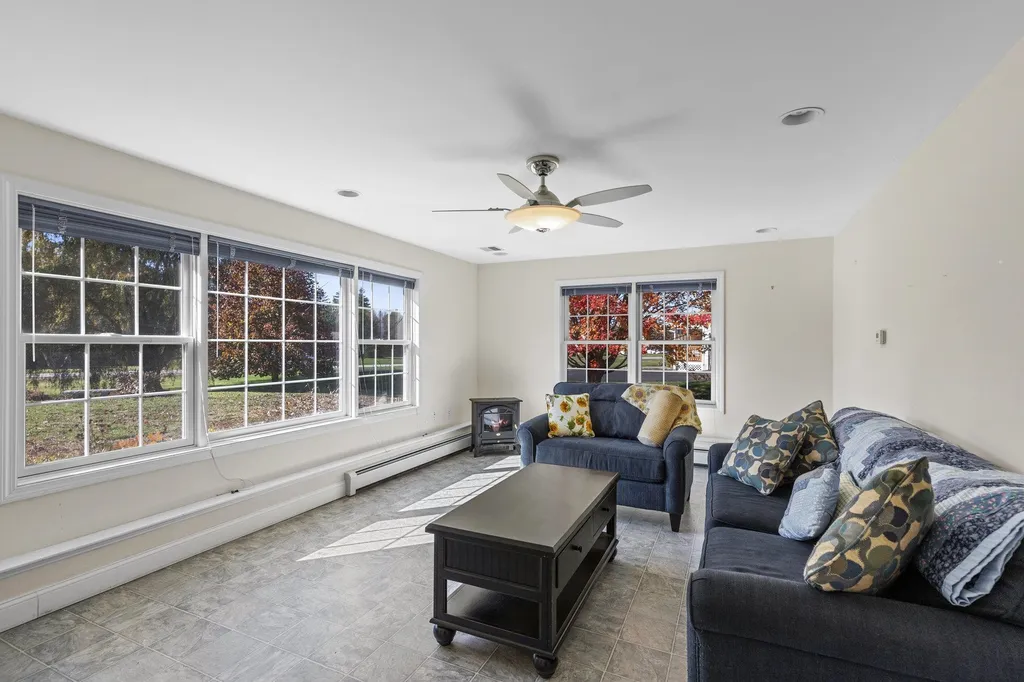 50 Ians Way Rochester NH 03867