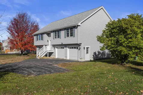 50 Ians Way Rochester NH 03867