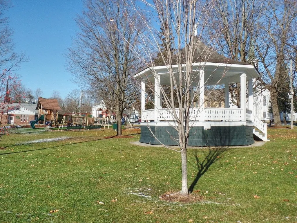 9 Cottage Park Bristol VT 05443