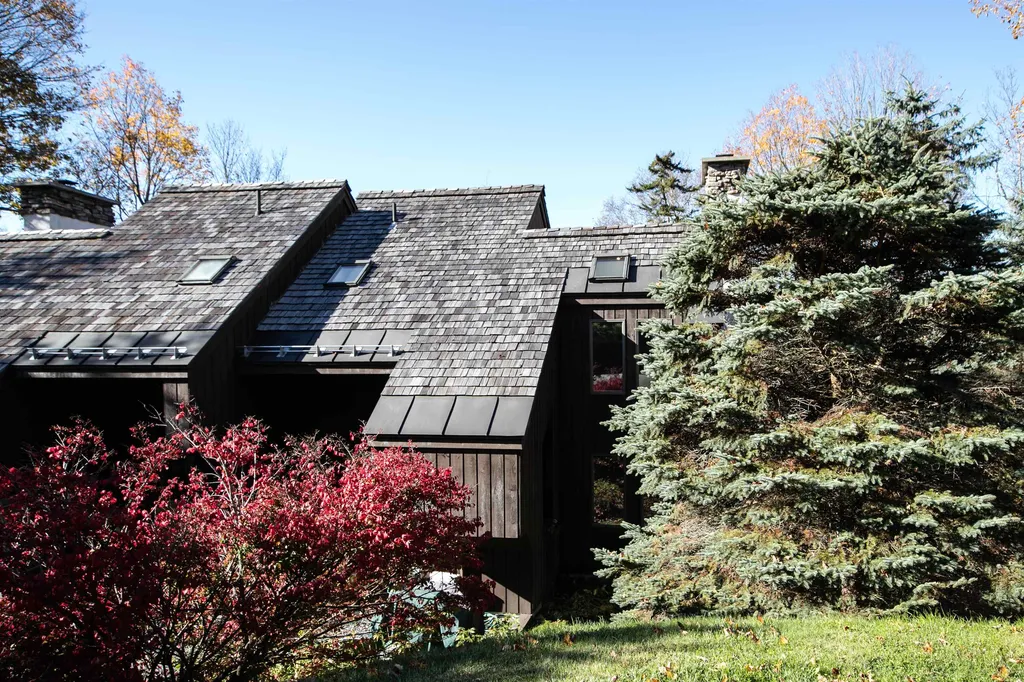 934 East Ash Road Plymouth VT 05056
