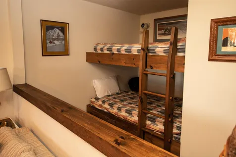 934 East Ash Road Plymouth VT 05056