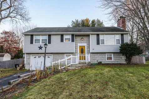 17 Carriage Lane Merrimack NH 03054