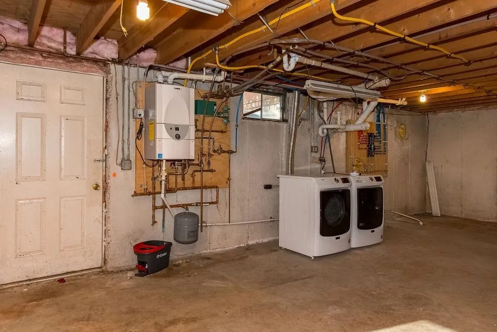 16 Glen Hill Road Dover NH 03820