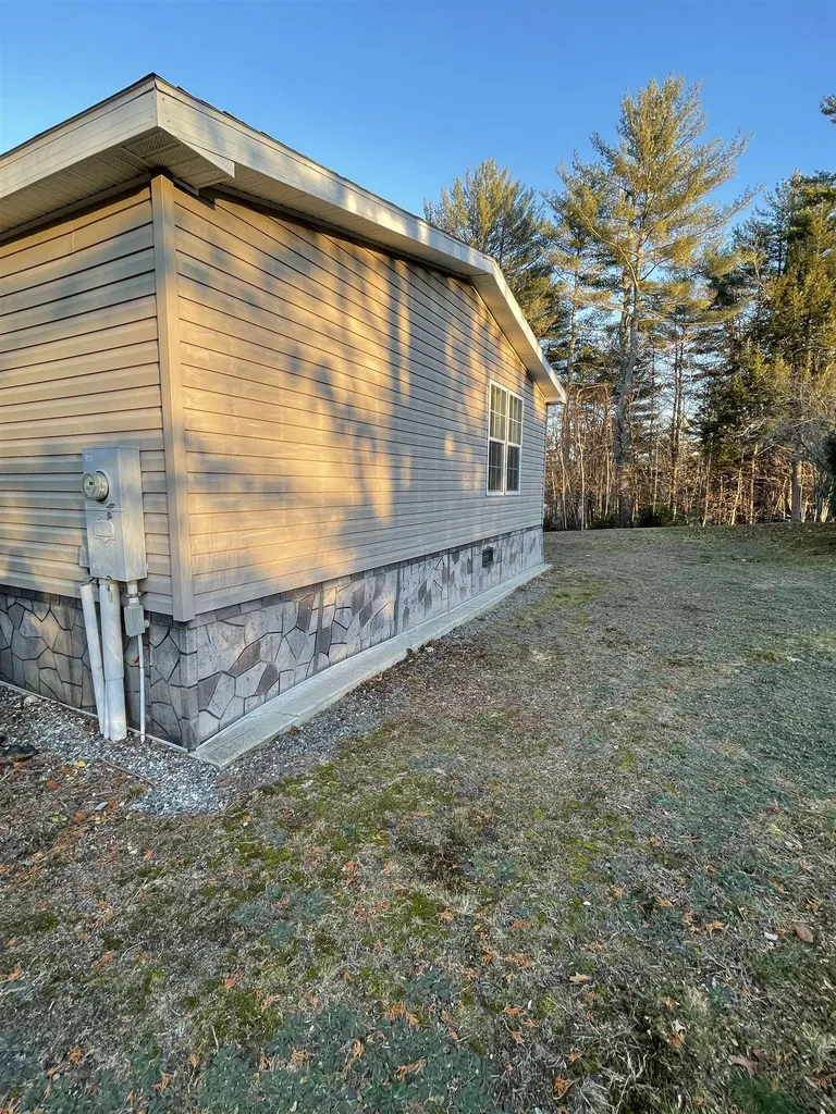 55 Ivy Lane Farmington NH 03835