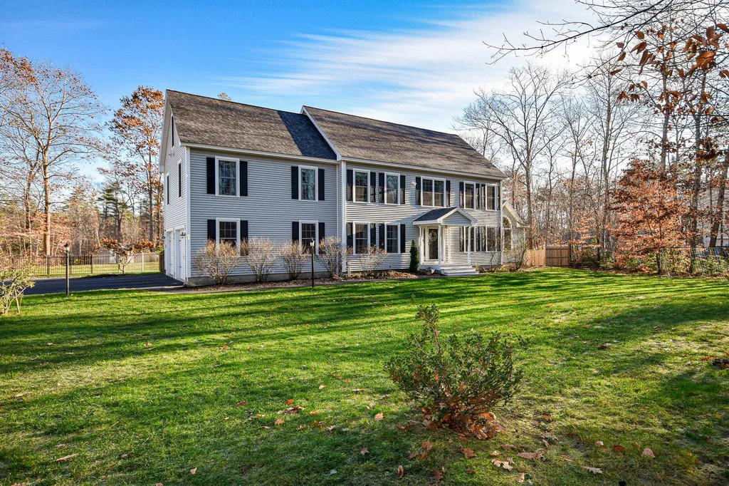 93 Tolend Road Barrington NH 03825