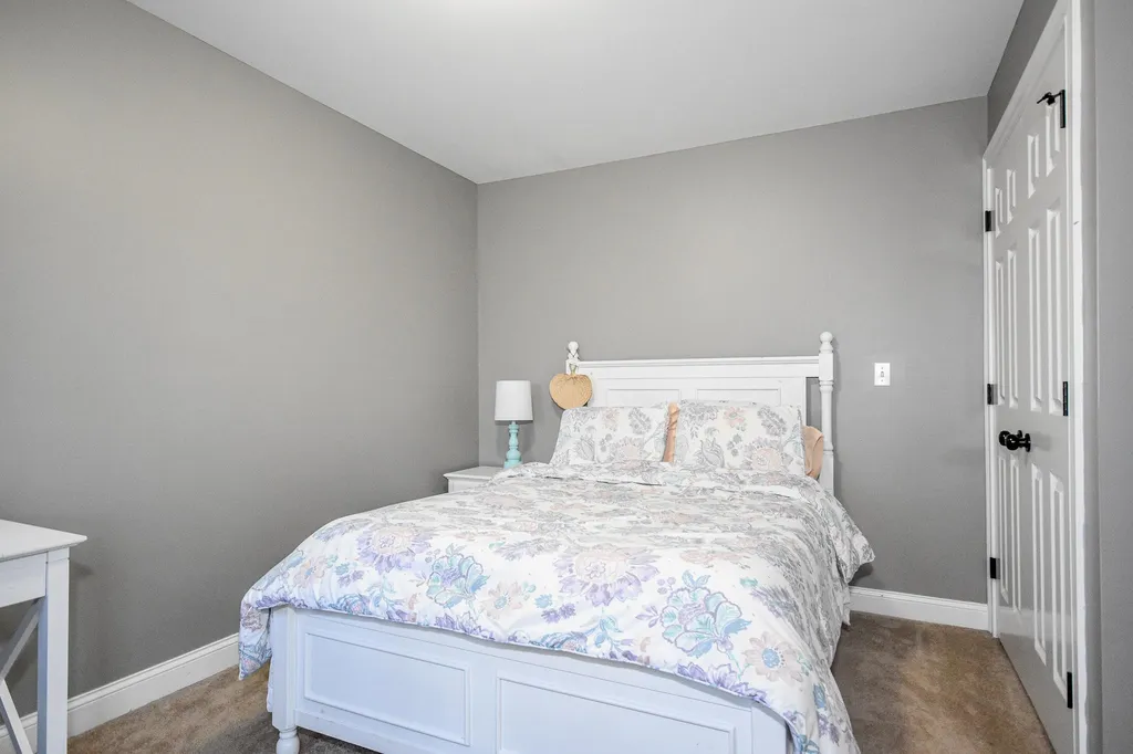 93 Tolend Road Barrington NH 03825
