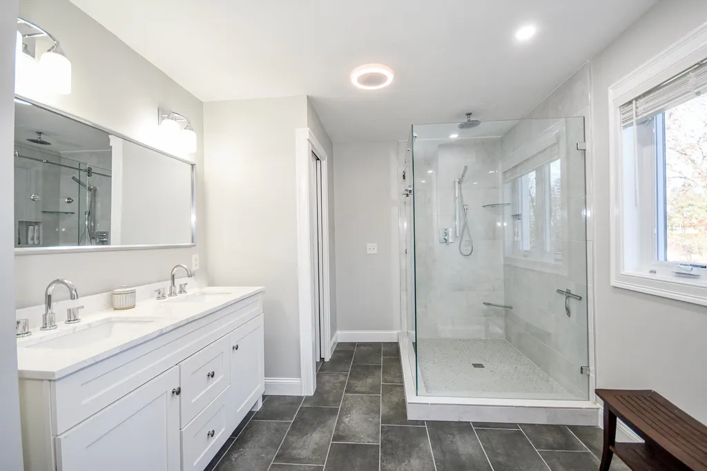 93 Tolend Road Barrington NH 03825