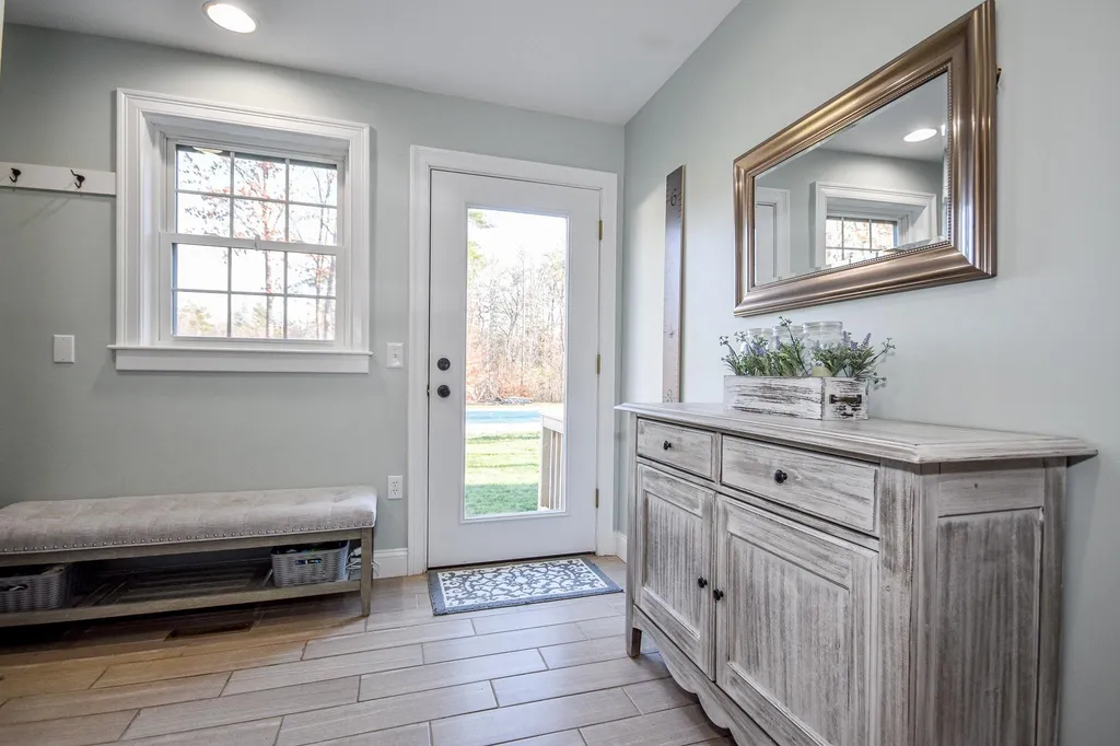 93 Tolend Road Barrington NH 03825