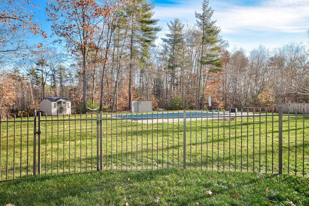 93 Tolend Road Barrington NH 03825