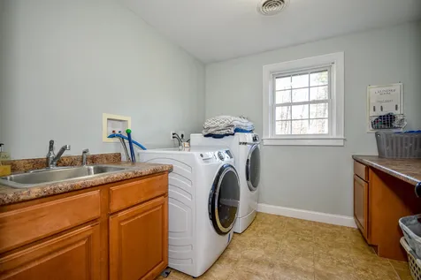 93 Tolend Road Barrington NH 03825