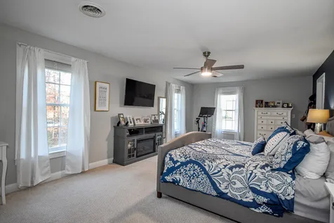 93 Tolend Road Barrington NH 03825