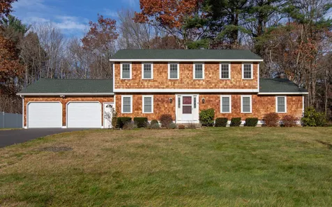 8 Eagle Drive Hudson NH 03051-5205