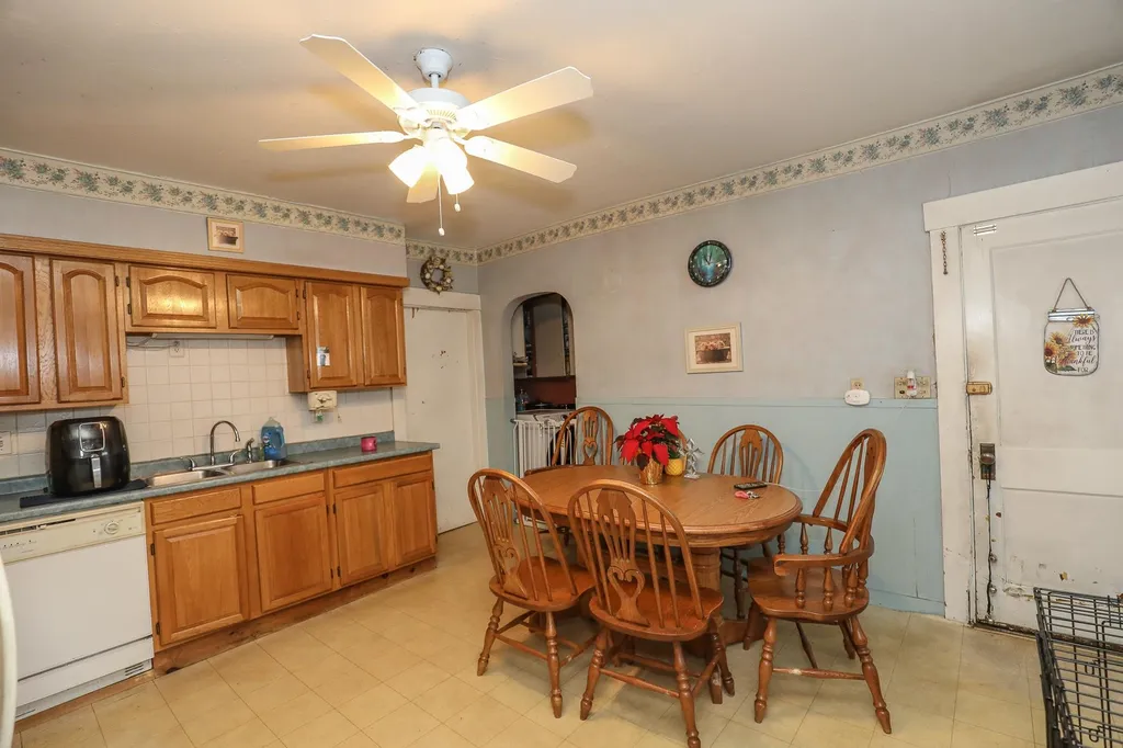 203 Alsace Street Manchester NH 03102