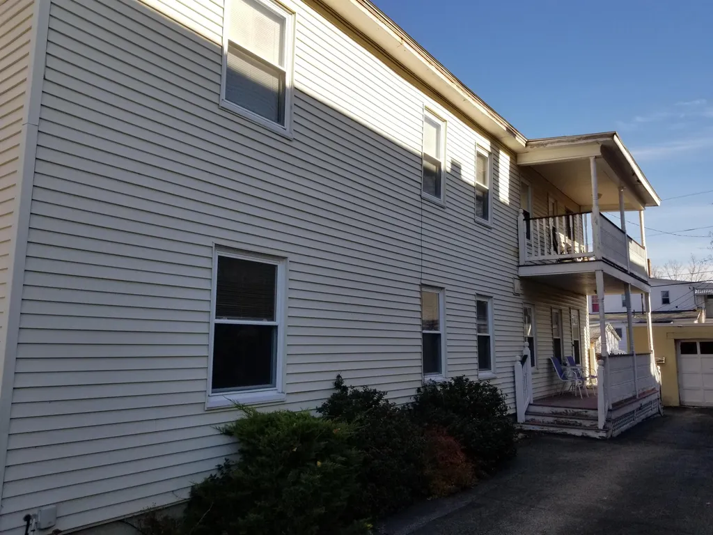 203 Alsace Street Manchester NH 03102